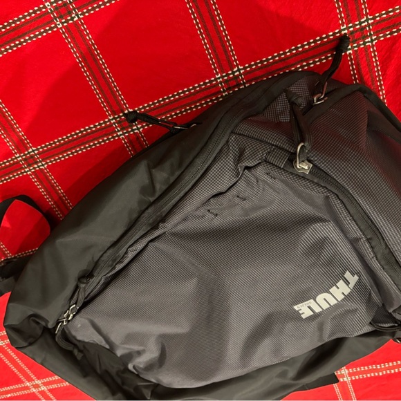 Thule pack back. Excellent condition. - Picture 5 of 6